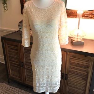 NWOT Gorgeous Gianni Bini Pale Yellow Backless Stretchy Lace Dress Medium